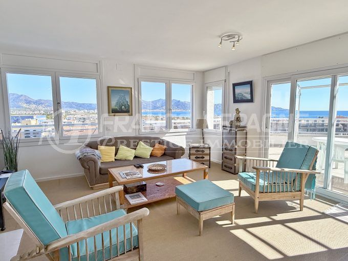 atico vue mer/marina empuriabrava 3 pièces 127 m², pièce à vivre