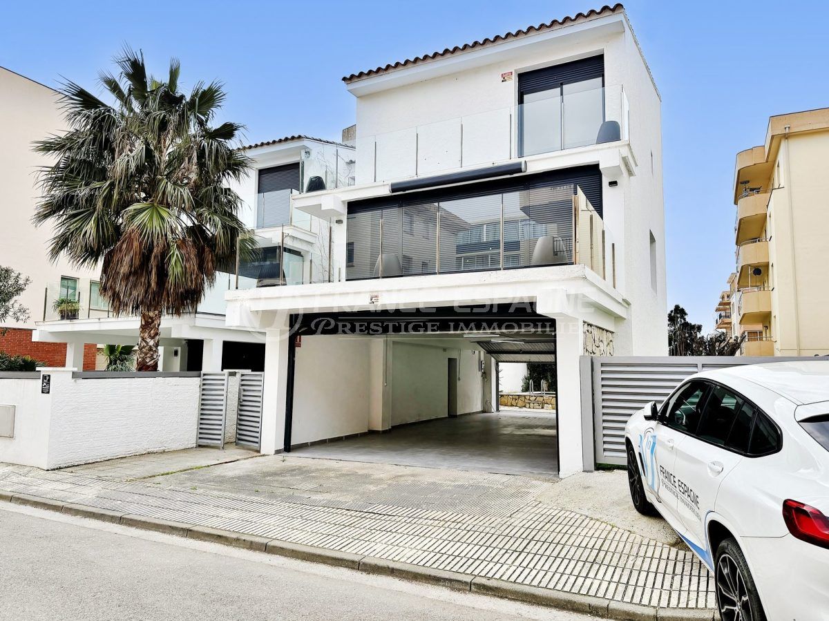 maison-villa-moderne-contemporaine-roses-vente-1772452489-VM718_1_original